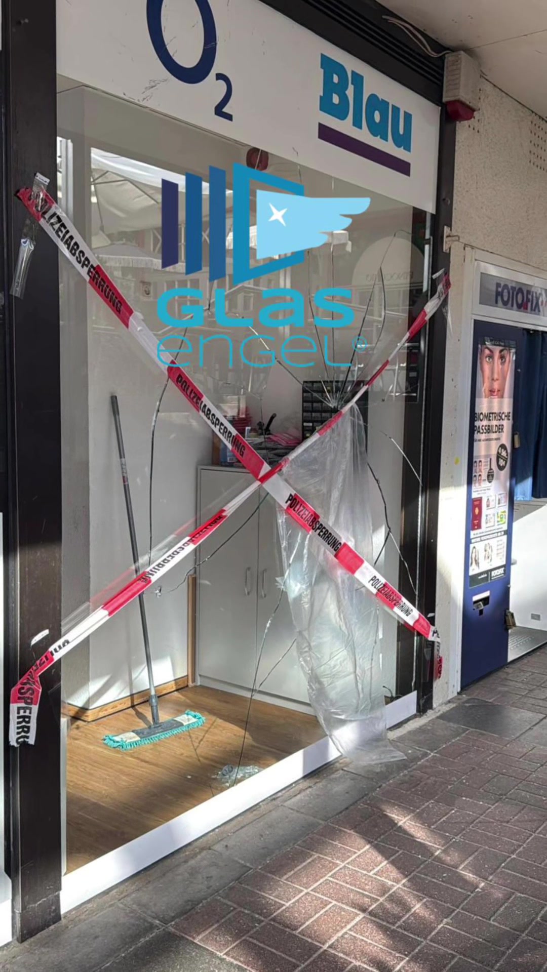 Notverschalung nach Glasschaden in Düren - Düren